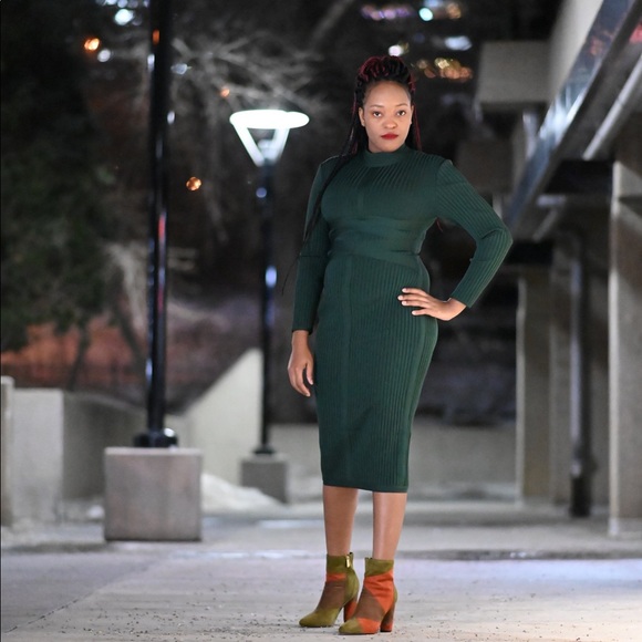 Meet your Posher, Gnicquitah - Picture 1 of 1